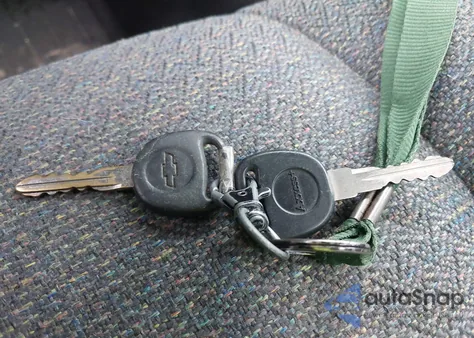 2005 Chevrolet Silverado C1500 из США, поврежденный, VIN 1GCEC14X65Z178752